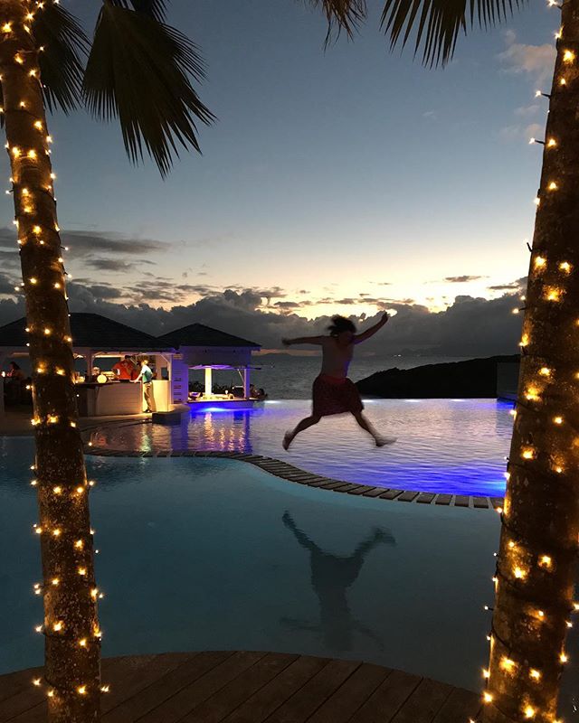 Petit cocktail dans cet hôtel assez fabuleux @latoubanahotelandspa #guadeloupe #aircaraibes