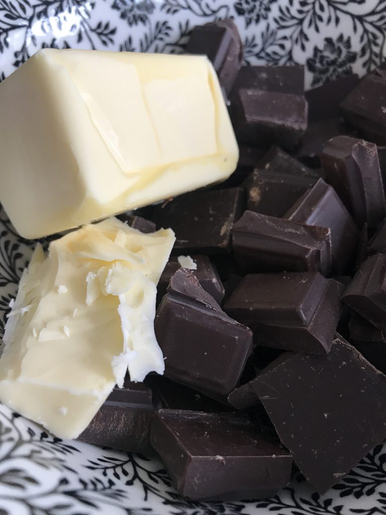 faire fondre du chocolat et du beurre