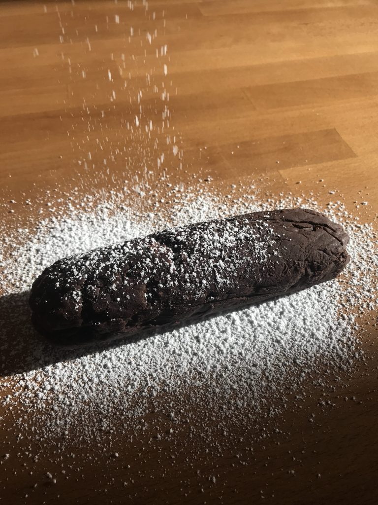 du sucre glace pour faire un faux saucisson au chocolat