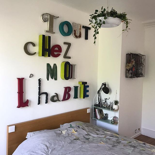 Décoration jeu de mot colorée et recylcée