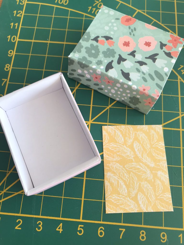 Envoyez des petites boites à message 11 recouvrir de papier