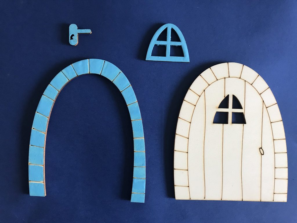 Fabriquer une mini-porte de fée pour son jardin 4 porte, arche, fenêtre en poignée en bois