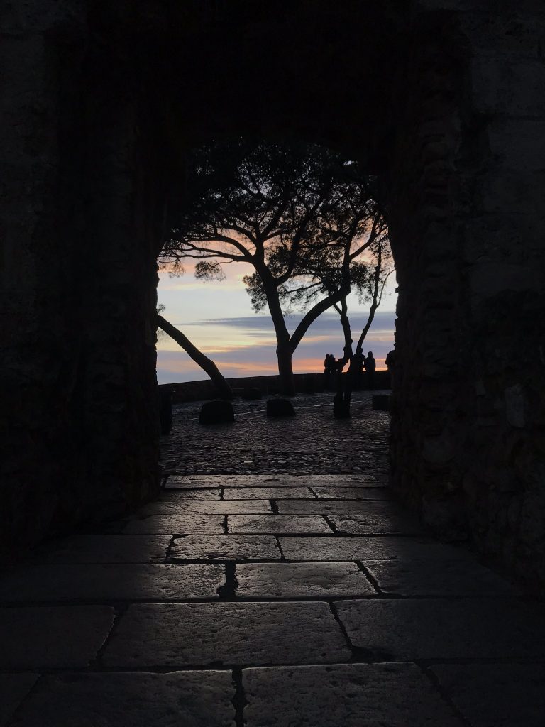 coucher de soleil au chateau saint george lisbonne