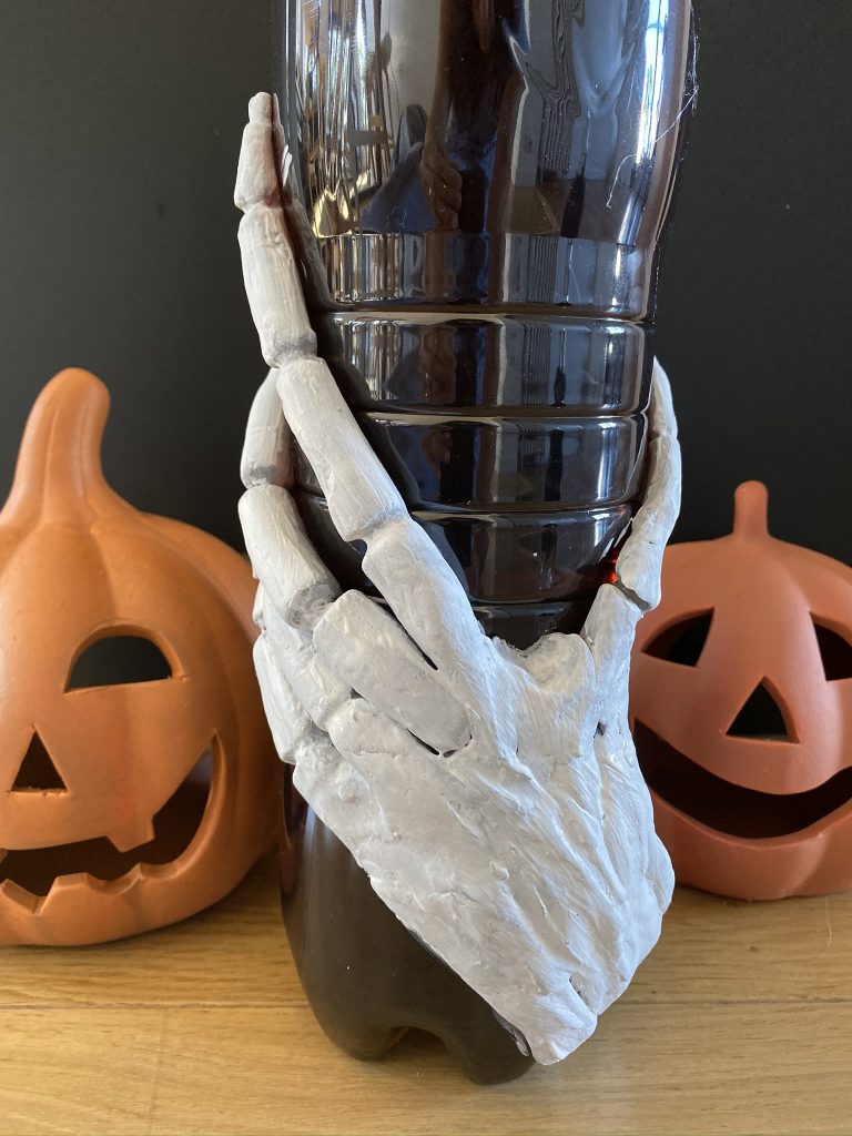 décoration de bouteilles pour Halloween