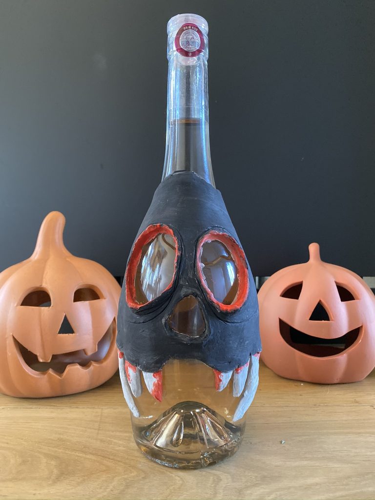 décoration de bouteilles pour Halloween