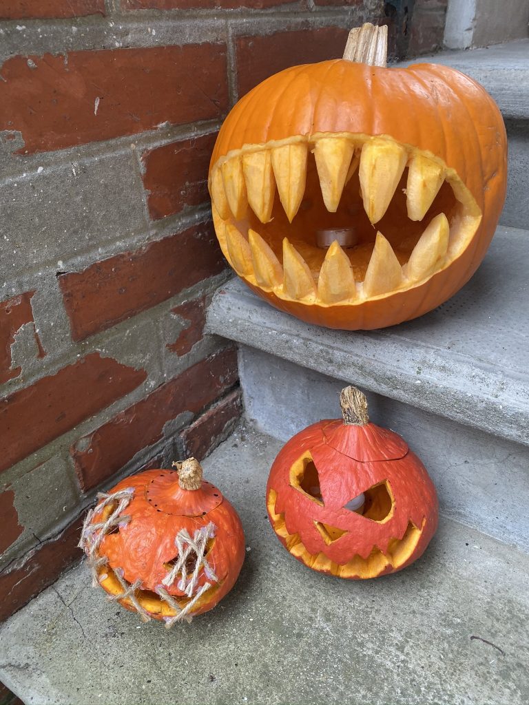 idées halloween citrouille sur perron