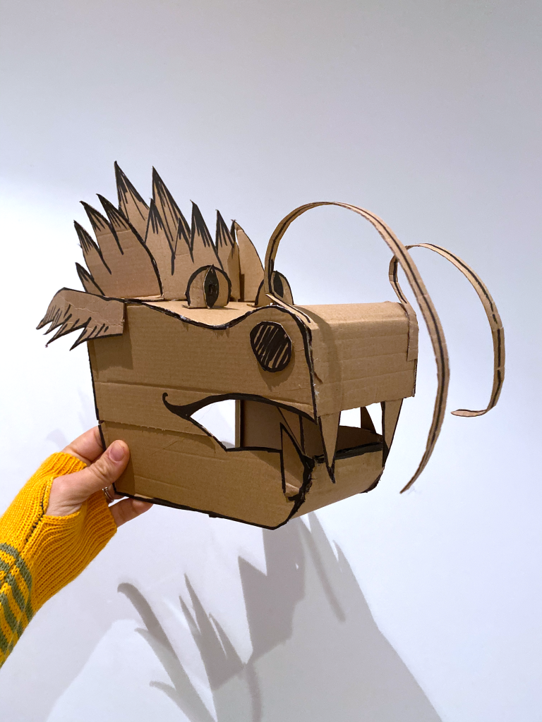 tête de dragon en carton