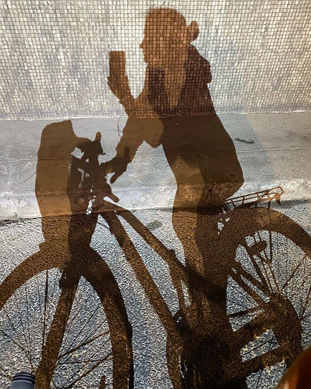 Dans paris à vélo online on dépasse les autos