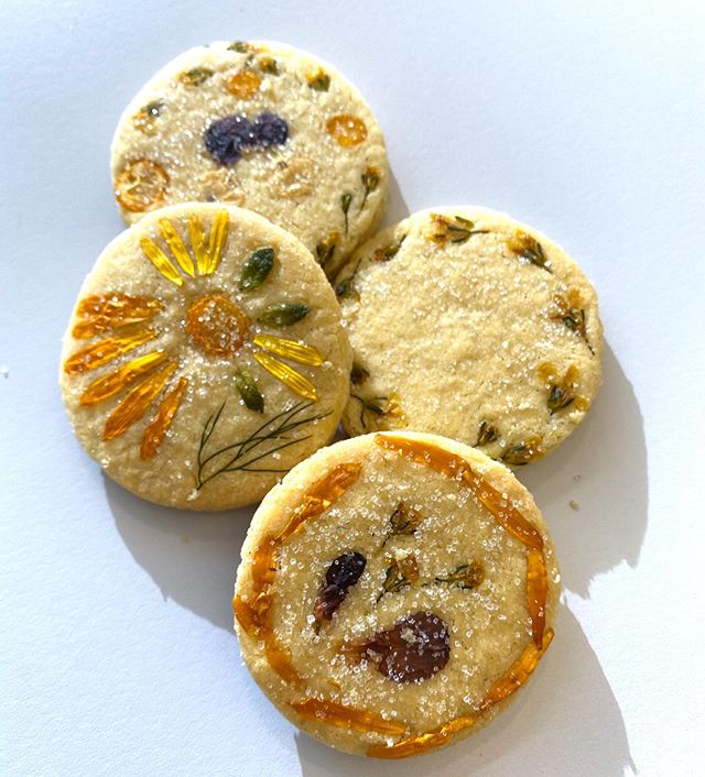 Biscuits aux fleurs comestibles de Lizookies