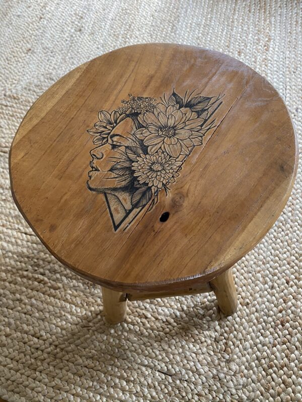 tabouret tatouage %C3%A9ph%C3%A9m%C3%A8re