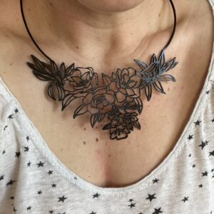 collier fleur tattoo