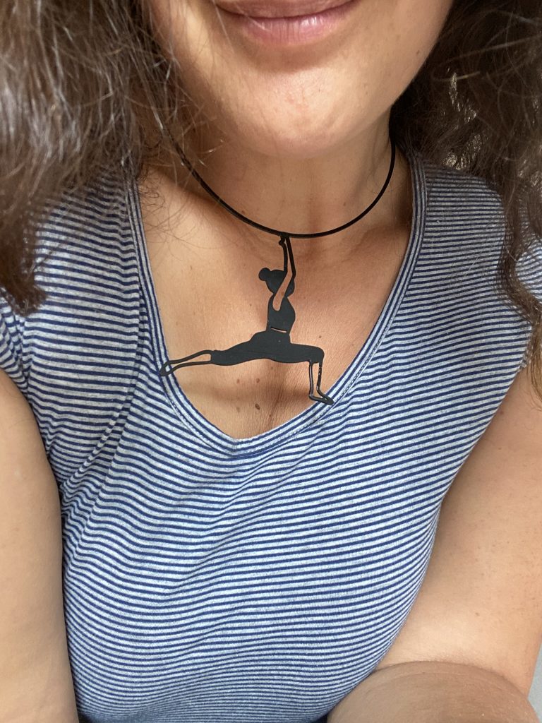 Trois nouveaux colliers en vente 2 collier yoga