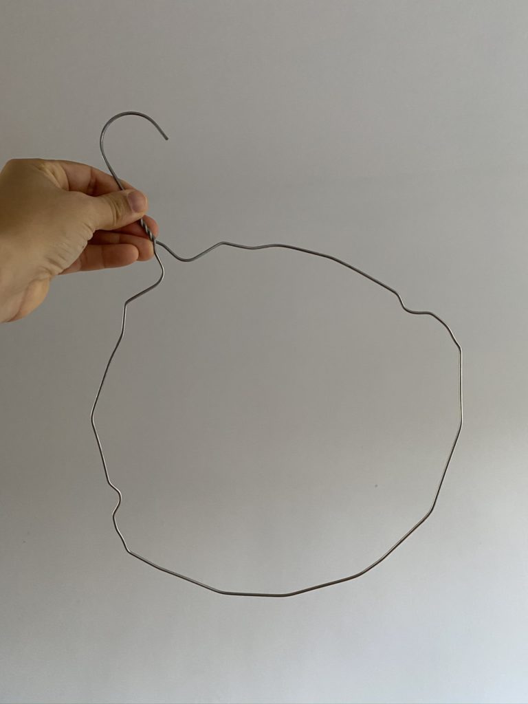 Bricolages d'Automne : couronnes et personnage végétal 2 cintre couronne