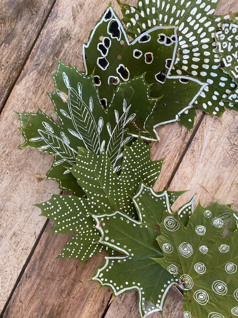 Bricolages d'Automne : couronnes et personnage végétal 7 couronne feuille automne