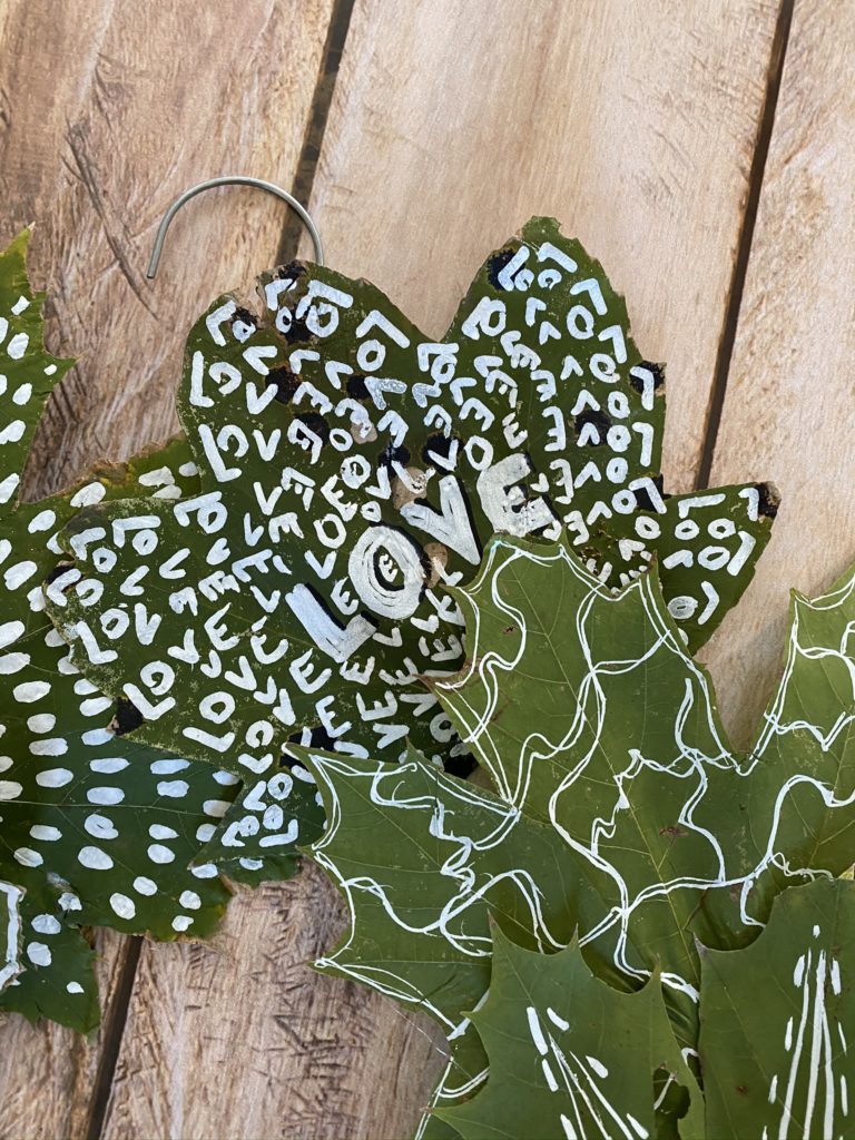 Bricolages d'Automne : couronnes et personnage végétal 8 couronne feuille automne