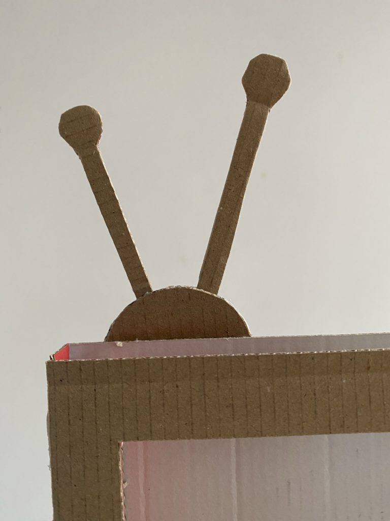 Customiser un calendrier photo 12 antenne tv carton