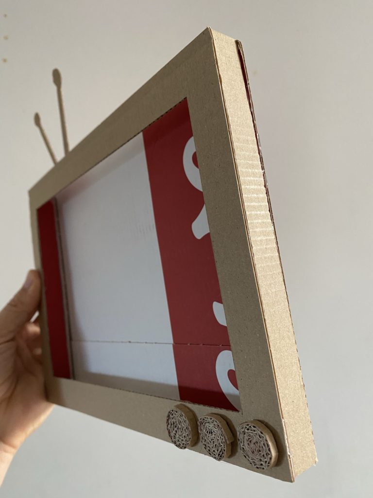 Customiser un calendrier photo 13 tuto télé en carton