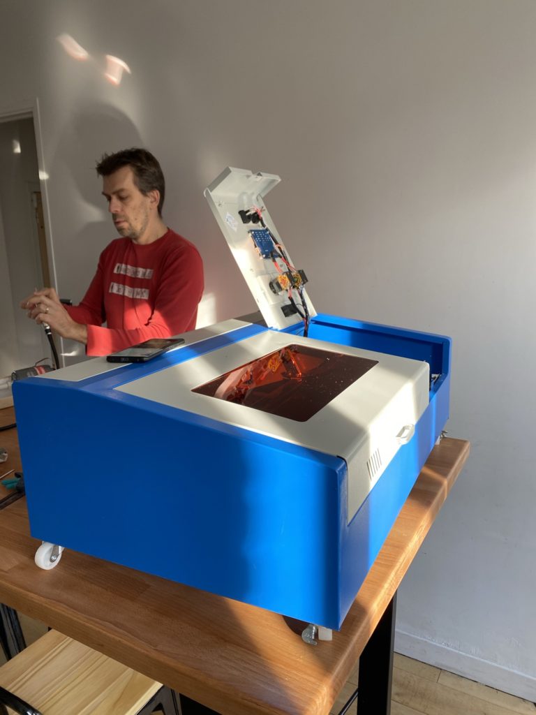 Ma carte vœux en bois offre du mimosa éternel ! 3 k40 gravure et découpe laser