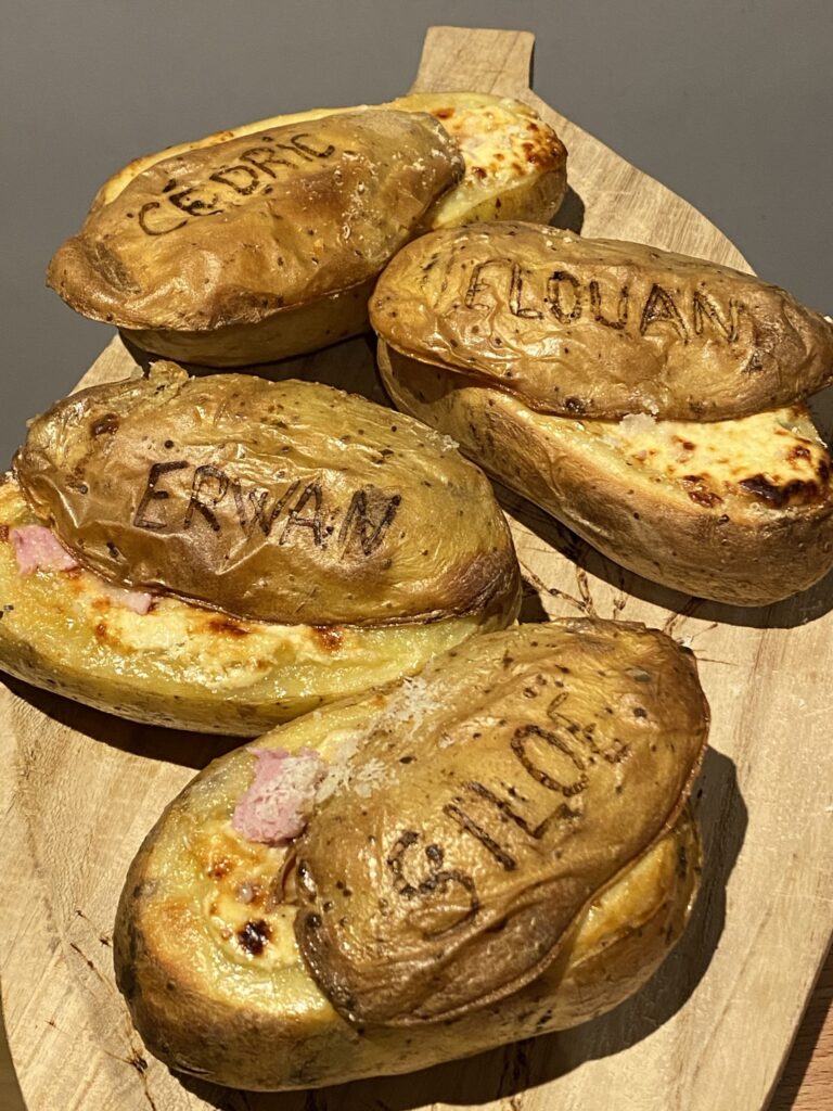 La fille qui pyrogravait ses patates... 4 pyrograver ses pommes de terre