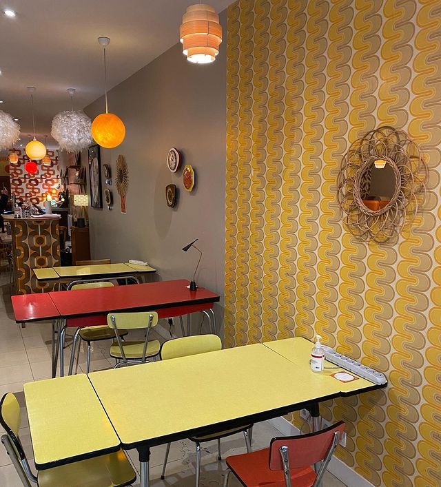 Coworking, télétravail et retrouvailles 2 intérieur du café le 10h10