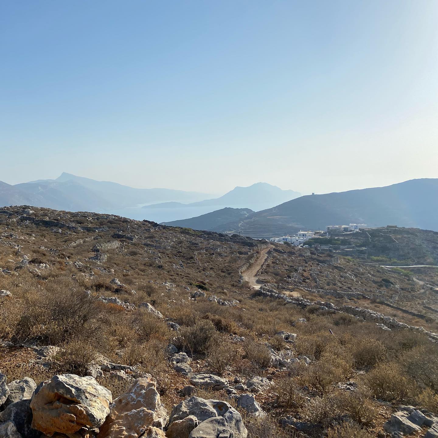 Mon voyage dans les nombreuses îles grecques 12 paysage de Amorgos
