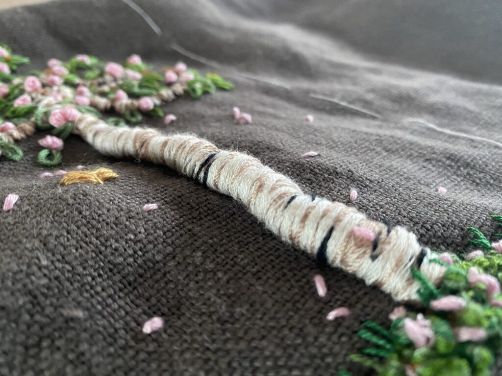 Mon arbre de printemps en broderie 4 broderie arbre tronc en relief
