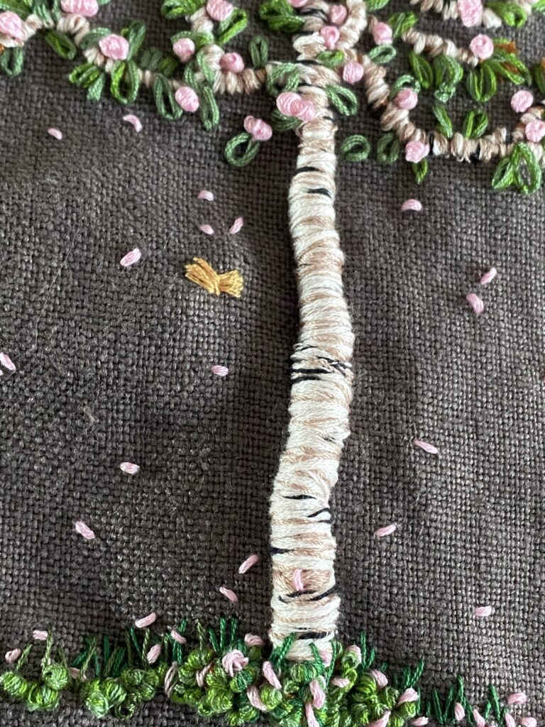 Mon arbre de printemps en broderie 2 broderie tronc en relief