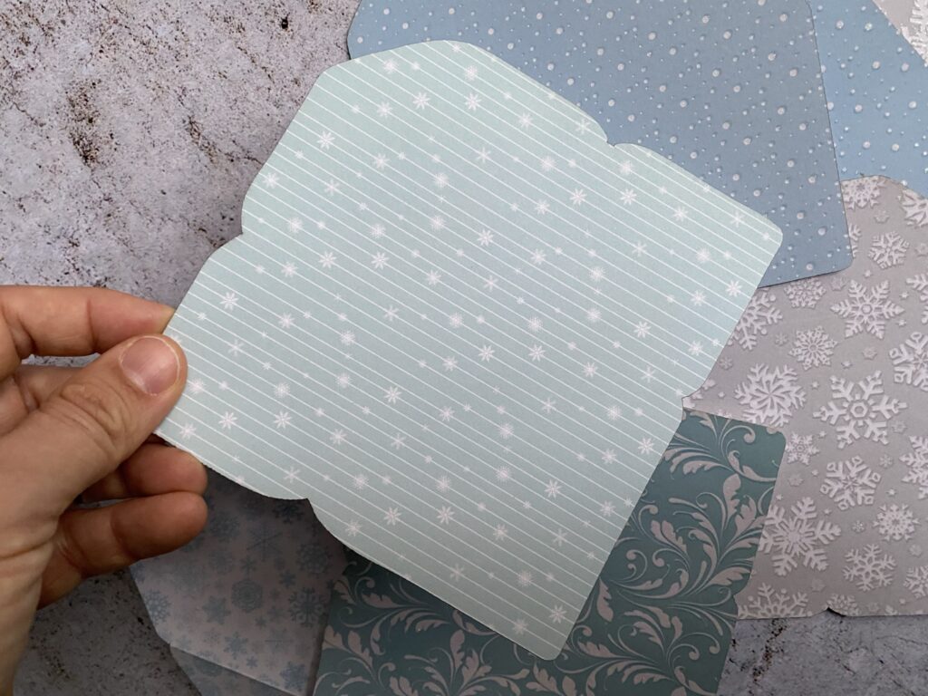 Calendrier de l'avent de poche en forme de livre 4 enveloppe maison