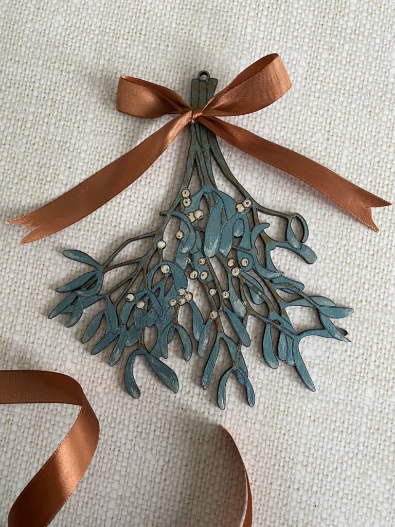 Du gui pour s'embrasser dessous : surprise n°7 6 branche de gui en bois à personnaliser