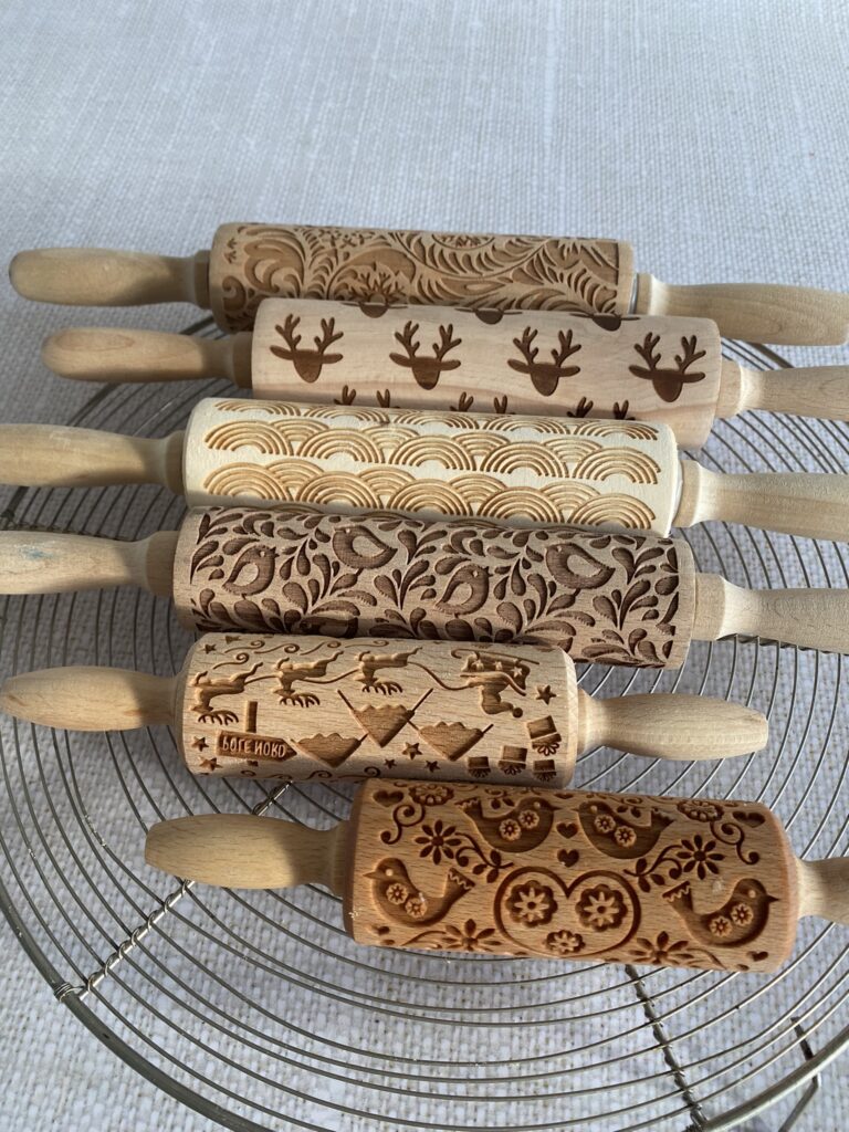 Astuces pour avoir de beaux biscuits à motifs (même après cuisson) 3 rouleau à motif pour pâtisser : comment les utiliser et bien les nettoyer