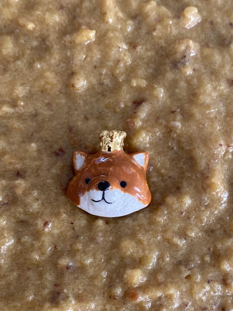 Galette des rois originale avec un oiseau sur la branche 7 feve renard