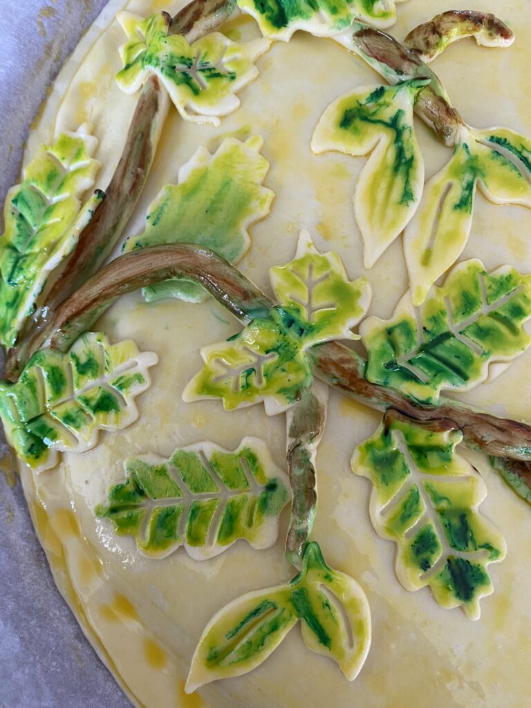 Galette des rois originale avec un oiseau sur la branche 9 galette des rois originale peinture alimentaire branche