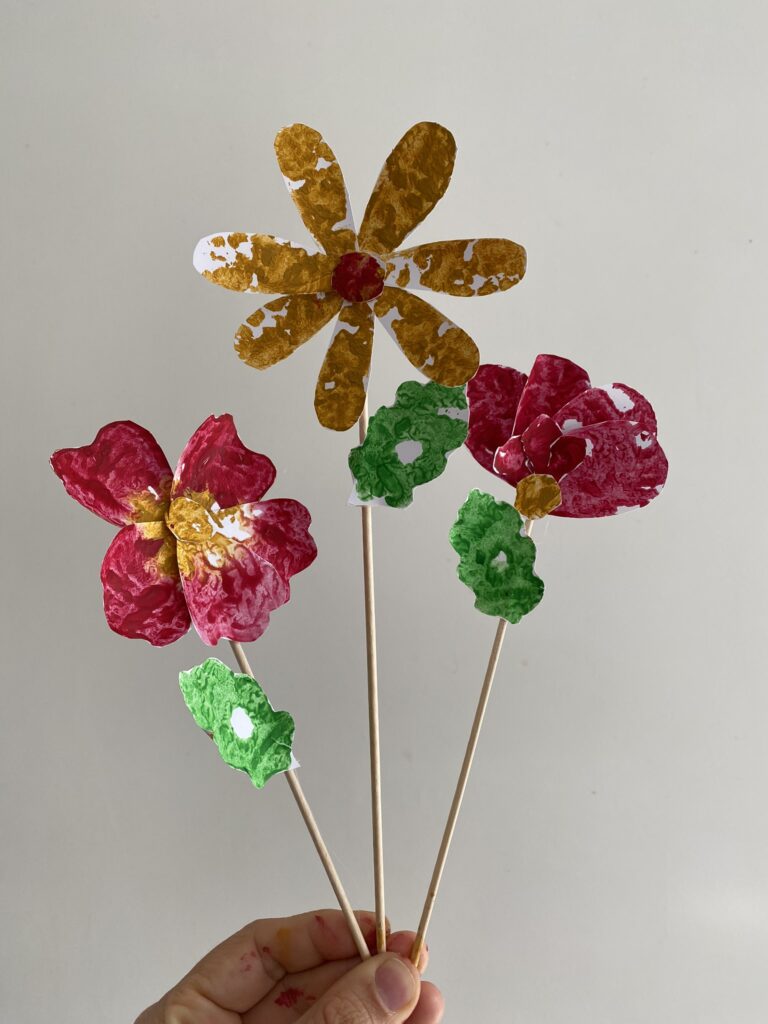 Faire des fleurs à partir de tampons en pomme de terre 5 IMG 3093