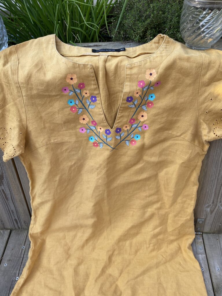 Deuxième vie pour mes vêtements 14 flocage textile encolure fleur