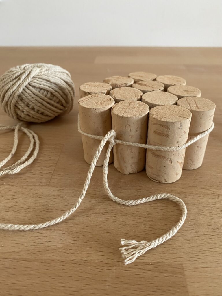 Faire un porte savon écolo à partir de bouchons 2 IMG 5827