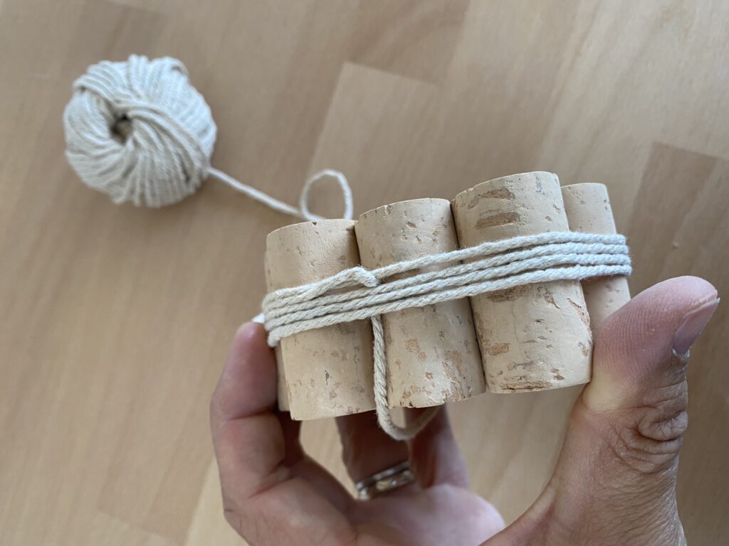 Faire un porte savon écolo à partir de bouchons 3 IMG 5828