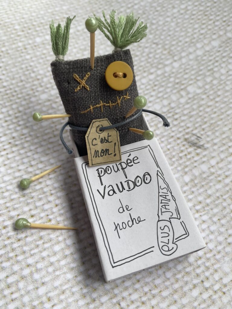 Une poupée vaudoo de poche pour consoler en poésie 9 mini poupée vaudou ou poupée vaudoo de poche