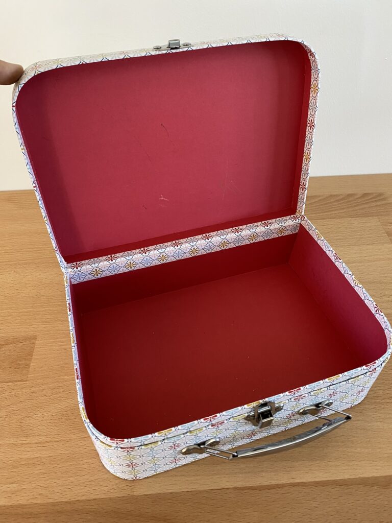 Un colis surprise pour la colonie à glisser dans la valise 2 IMG 8088