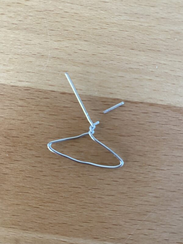 Un Bracelet Cintre Pour Le Droit L avortement un-bracelet-cintre-pour-le-droit-l-avortement