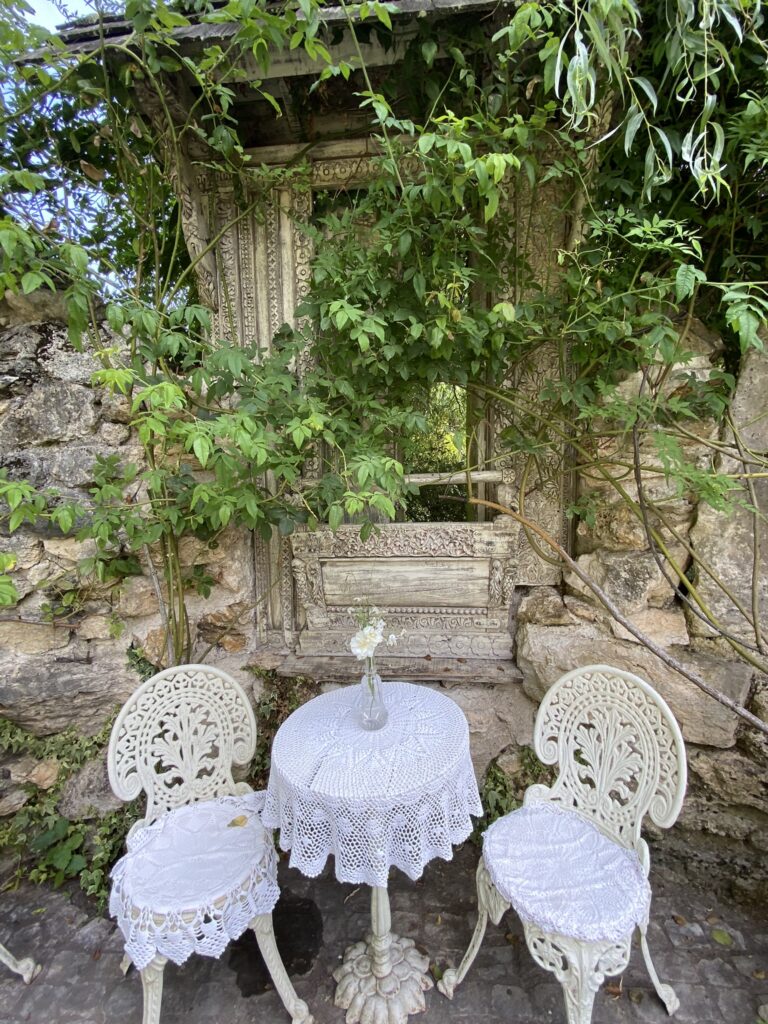 moulin jaune, jardin extraordinaire à visiter, lieu créatif et inspirant