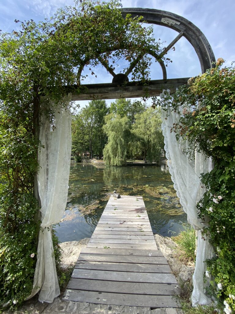 moulin jaune, jardin extraordinaire à visiter, lieu créatif et inspirant