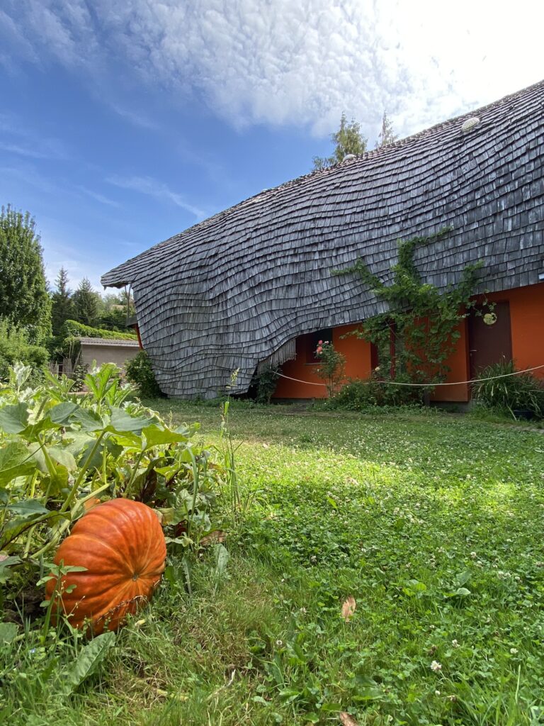 moulin jaune, jardin extraordinaire à visiter, lieu créatif et inspirant