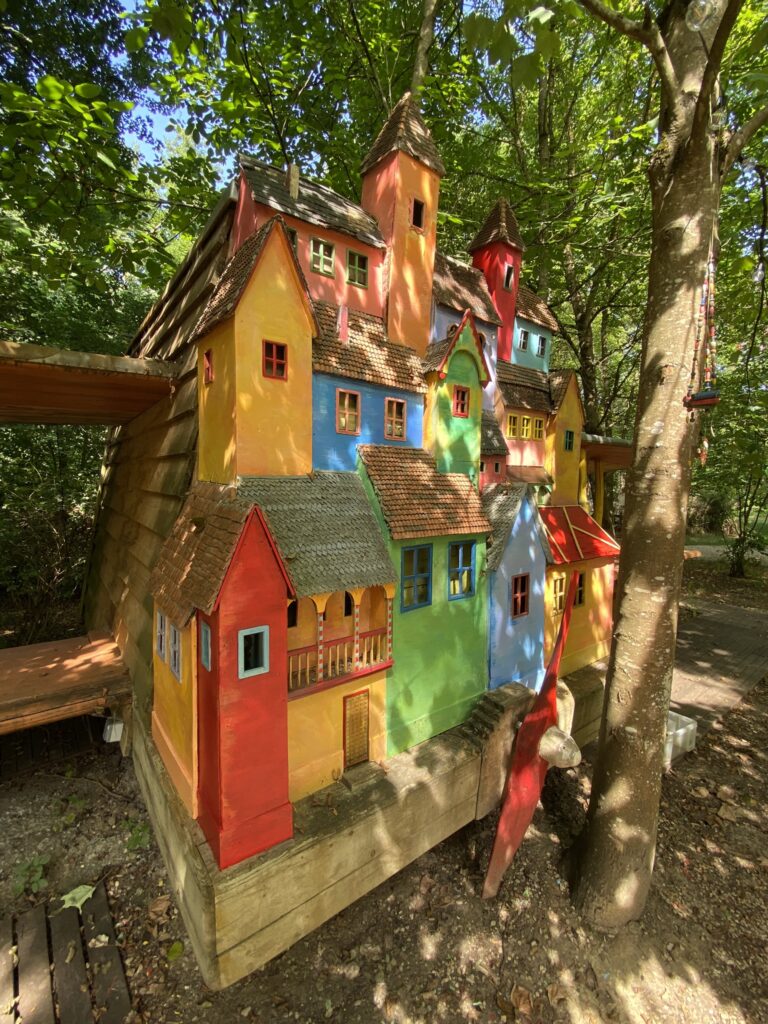 moulin jaune, jardin extraordinaire à visiter, lieu créatif et inspirant