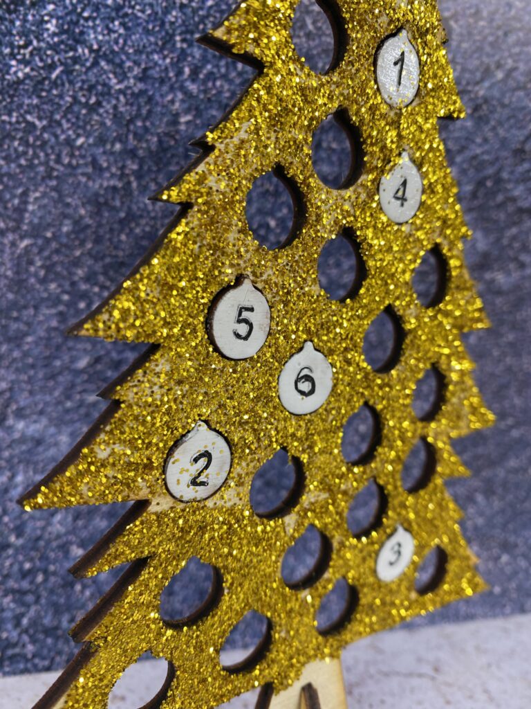 Mini calendrier de l'avent sapin en bois : surprise n°1 12 IMG 3502