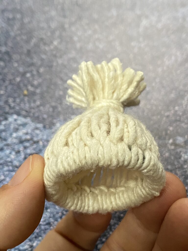 Lutin pompon : la surprise n°2 du calendrier 11 tuto facile mini bonnet en laine