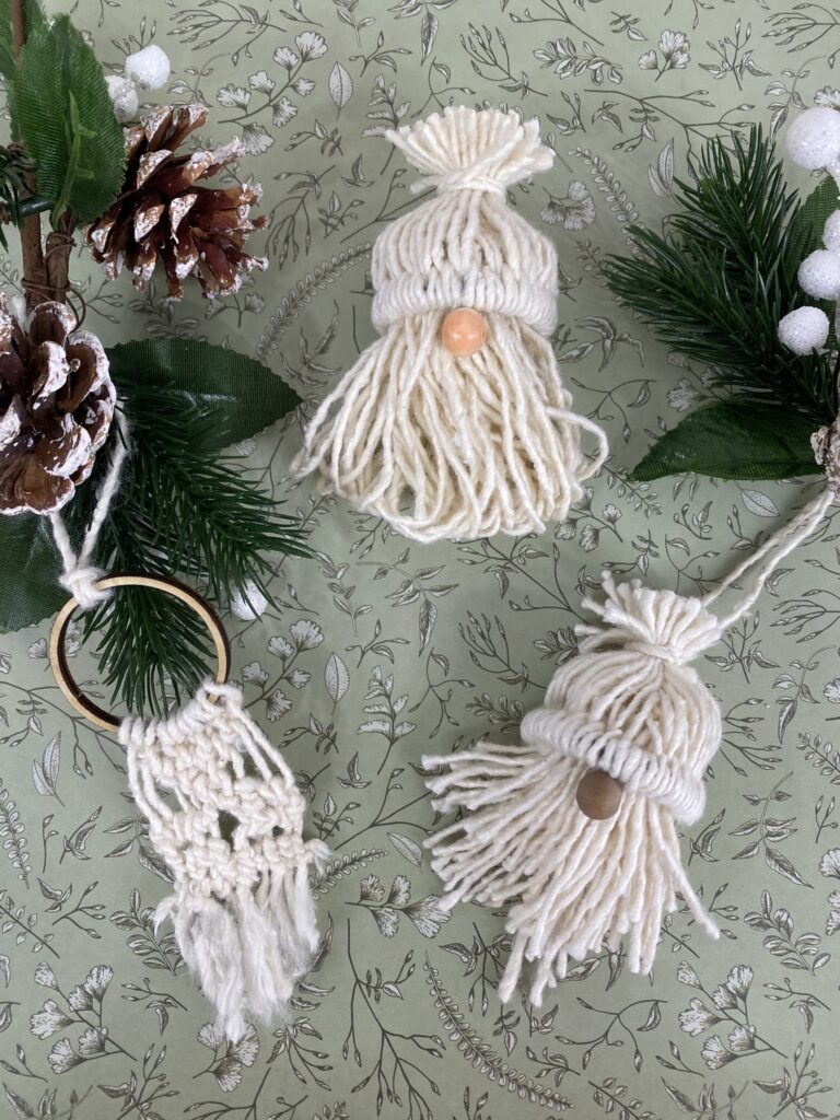 Lutin pompon : la surprise n°2 du calendrier 23 tuto lutin en laine ou lutin pompon
