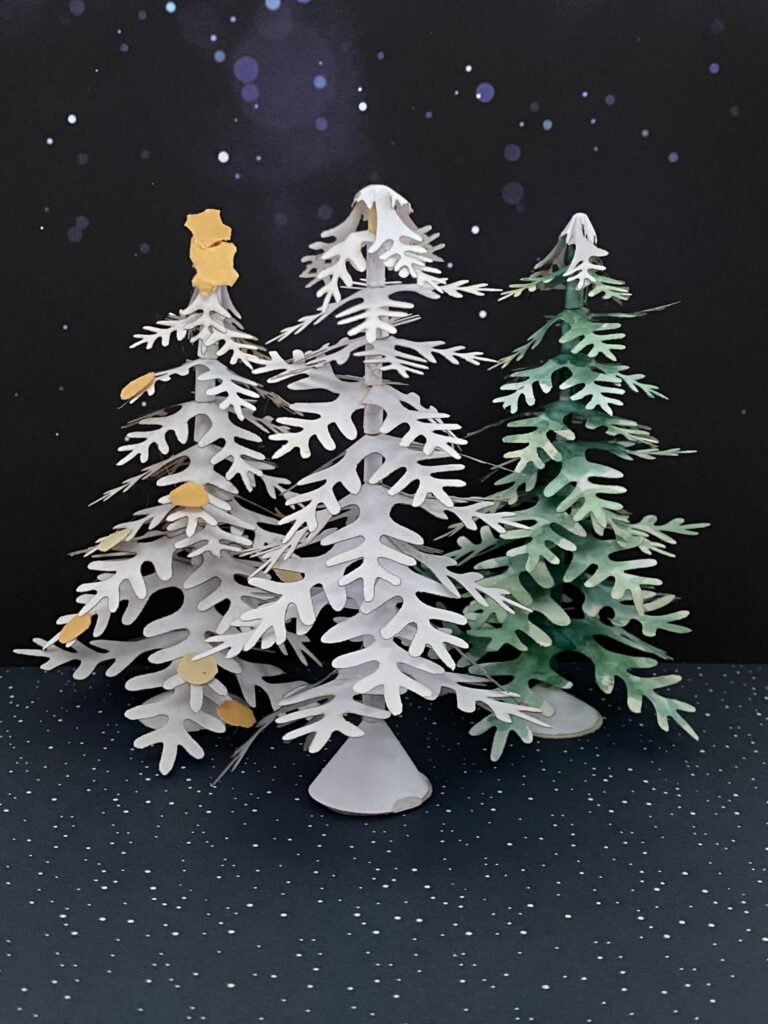 3 sapins en papier à monter soi-même