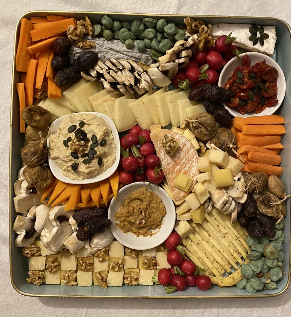 Plateau apéro avec planche et coupelles - RETIF