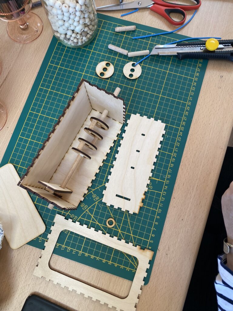 Menu découverte de la créativité : les ateliers surprises ! 11 atelier creatif automate 2