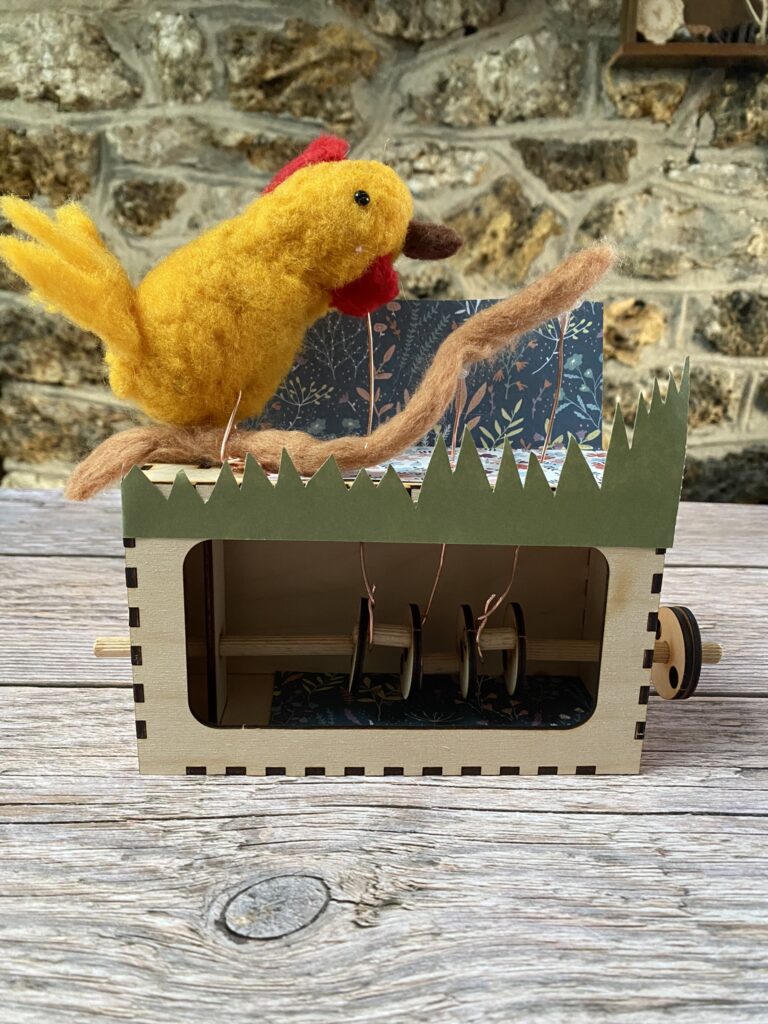 Menu découverte de la créativité : les ateliers surprises ! 14 laine cardee et automate